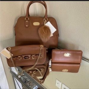 💥MICHAEL KORS 4PC BUNDLE 💥